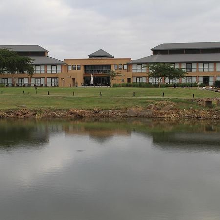 Phakalane Golf Estate Hotel Resort Gaborone Esterno foto