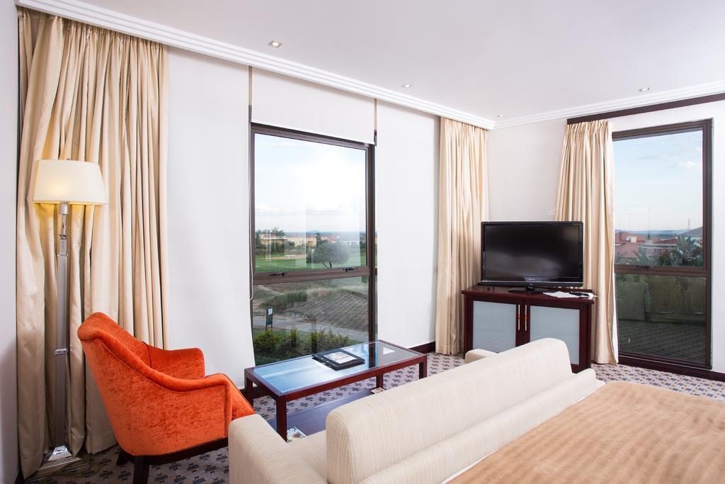 Phakalane Golf Estate Hotel Resort Gaborone Camera foto