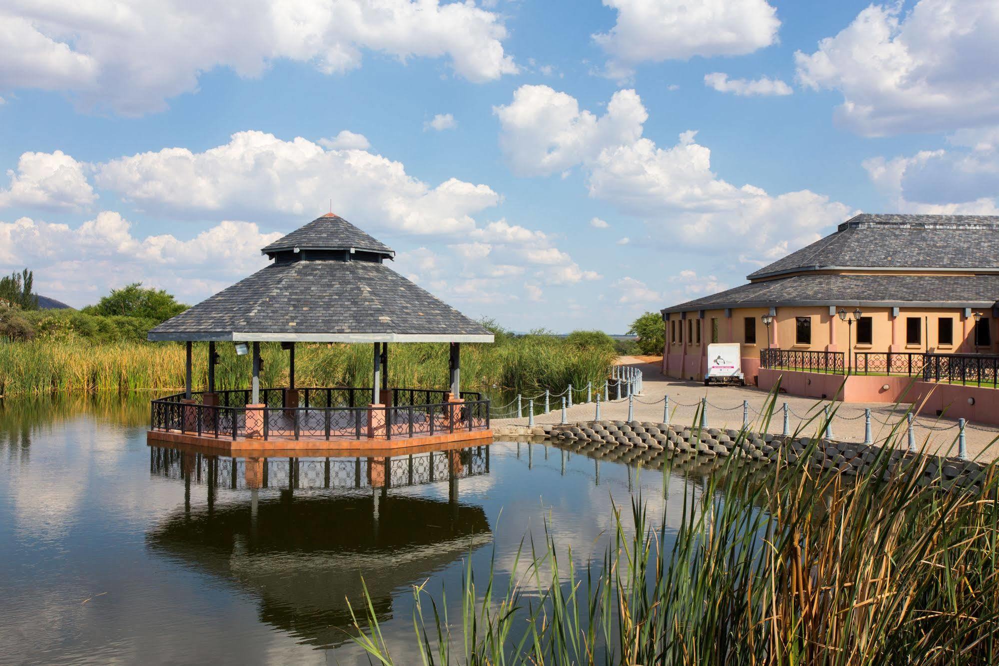 Phakalane Golf Estate Hotel Resort Gaborone Esterno foto