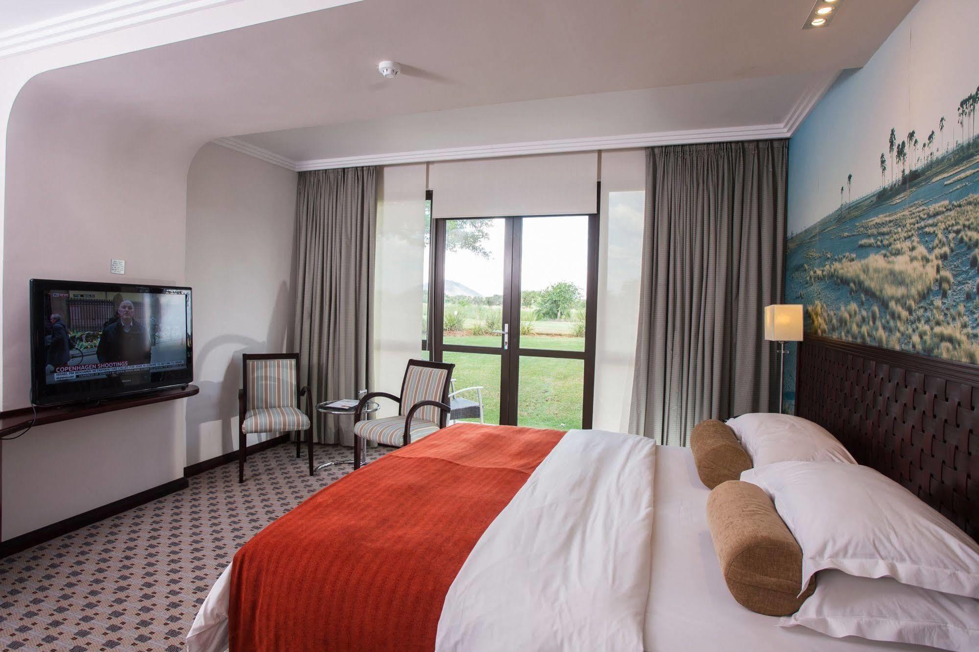 Phakalane Golf Estate Hotel Resort Gaborone Esterno foto