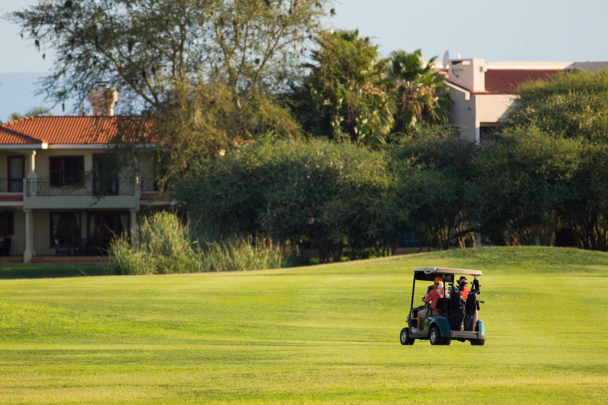 Phakalane Golf Estate Hotel Resort Gaborone Esterno foto